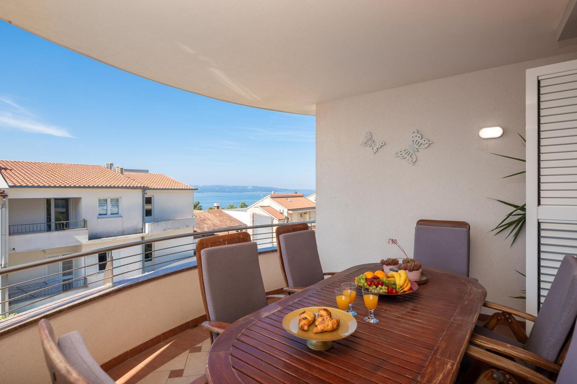Brkic Apartments With Private Parking Makarska Esterno foto