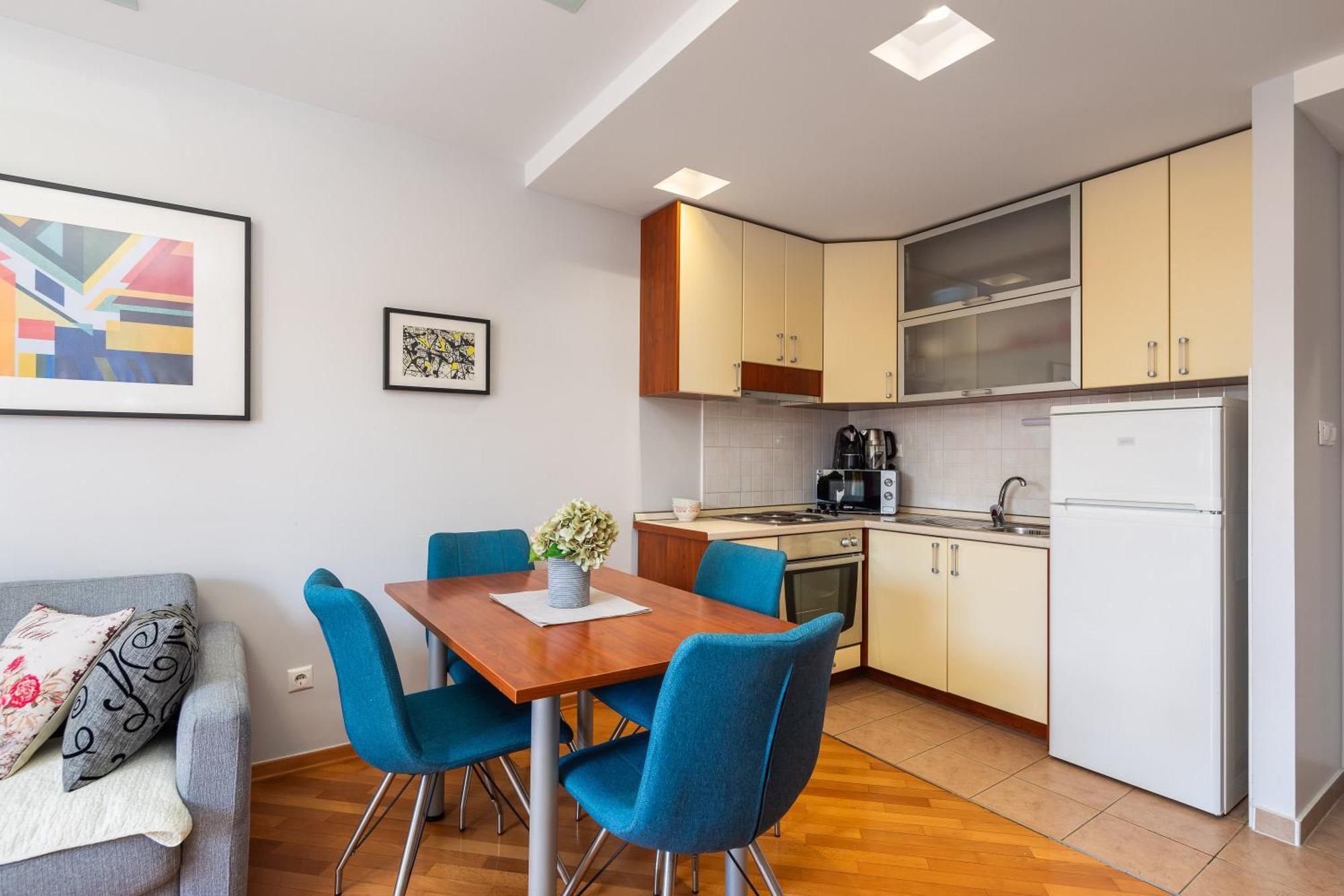 Brkic Apartments With Private Parking Makarska Esterno foto
