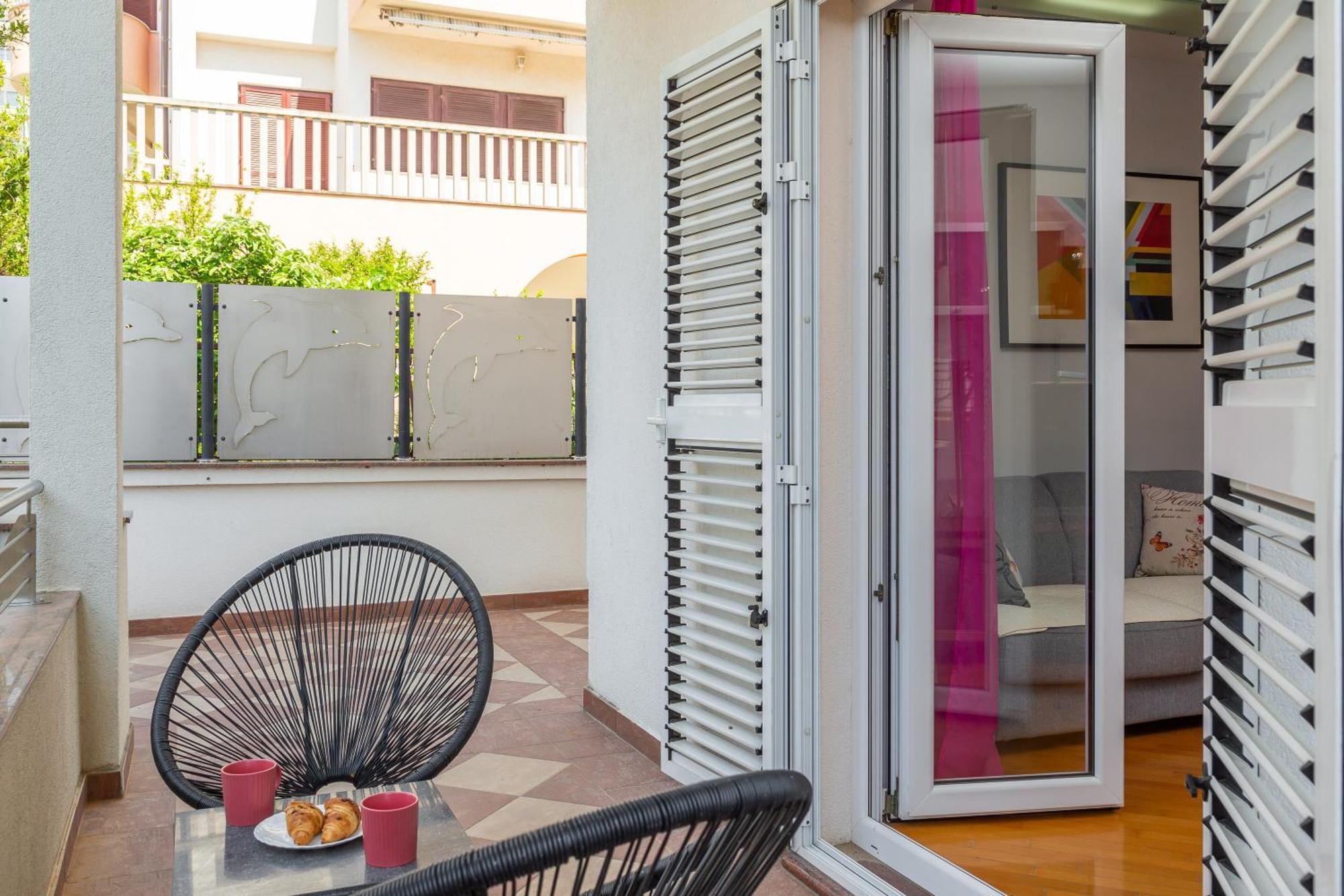 Brkic Apartments With Private Parking Makarska Esterno foto