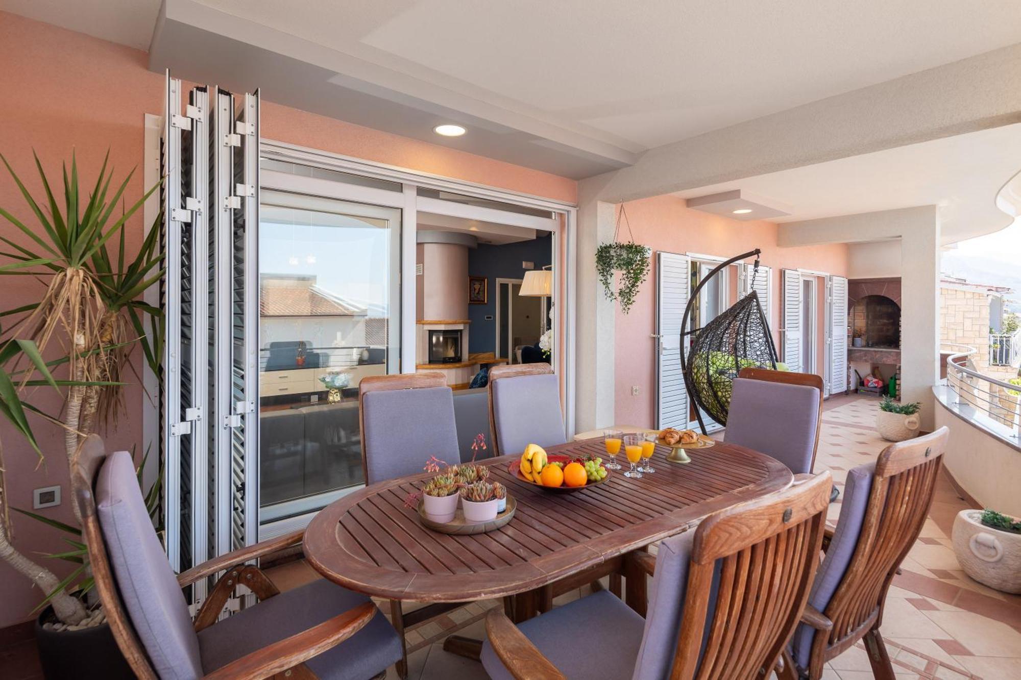Brkic Apartments With Private Parking Makarska Esterno foto