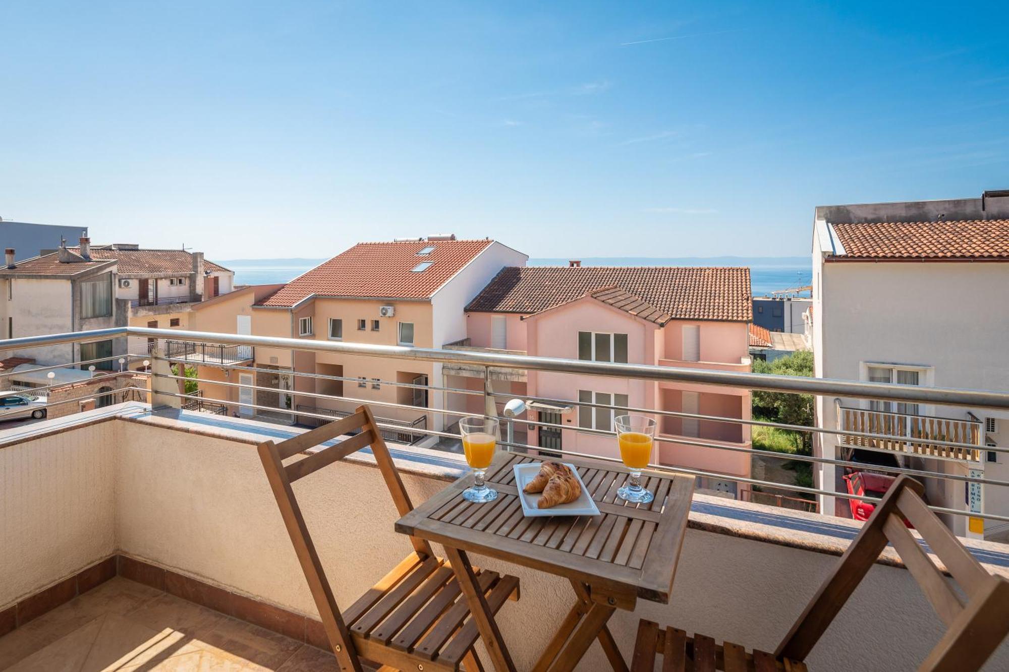 Brkic Apartments With Private Parking Makarska Camera foto