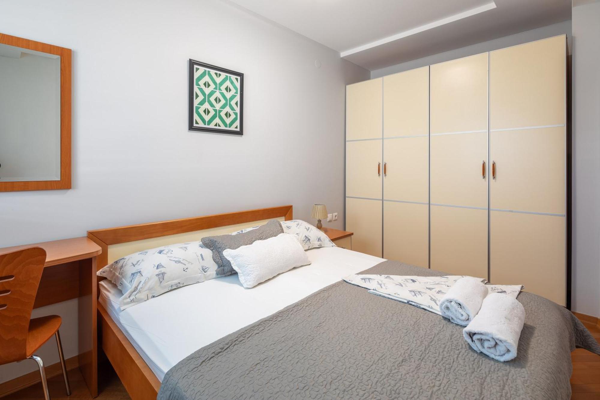 Brkic Apartments With Private Parking Makarska Camera foto